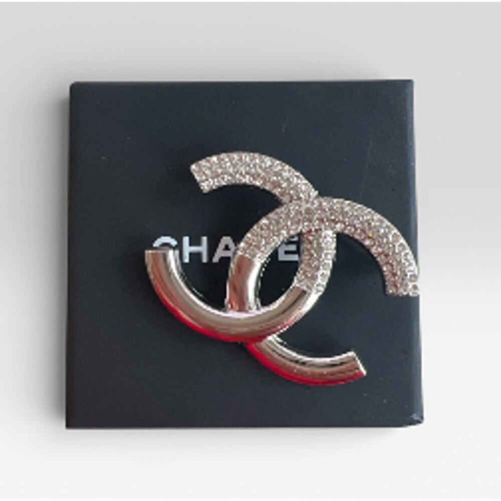 CHANEL Crystal Silver Brooch 23 K (CCXX011) - Picture 3 of 6